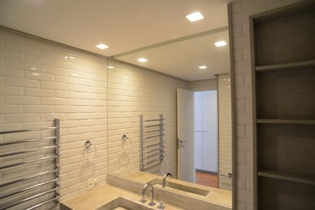 Apartamento à venda com 310m², 3 quartos e 3 vagasBanheiro Suíte Principal