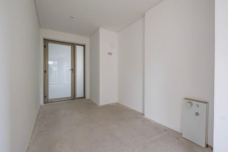 Apartamento à venda com 213m², 4 quartos e 3 vagas Apartamento à venda com 213m², 4 quartos e 3 vagasVaranda