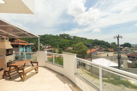 Casa para alugar com 220m², 2 quartos e 2 vagas Casa para alugar com 220m², 2 quartos e 2 vagasVaranda