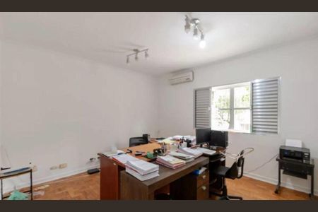 Casa à venda com 3 quartos, 150m² em Vila Cordeiro, São Paulo