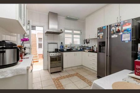 Casa à venda com 3 quartos, 150m² em Vila Cordeiro, São Paulo
