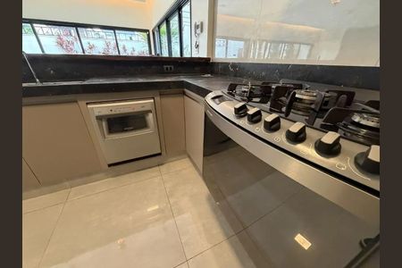 Cozinha de casa para alugar com 4 quartos, 220m² em Jardim Karaíba, Uberlândia
