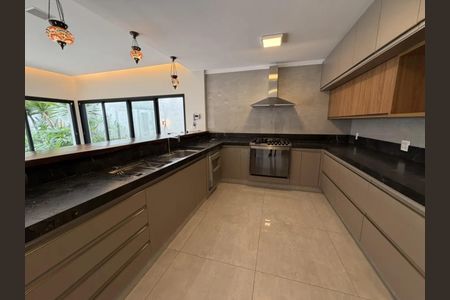 Cozinha de casa para alugar com 4 quartos, 220m² em Jardim Karaíba, Uberlândia