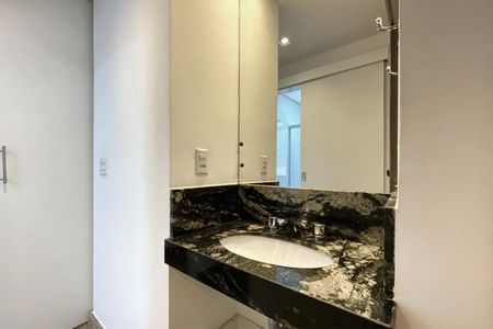 Banheiro de kitnet/studio à venda com 1 quarto, 35m² em Buritis, Belo Horizonte