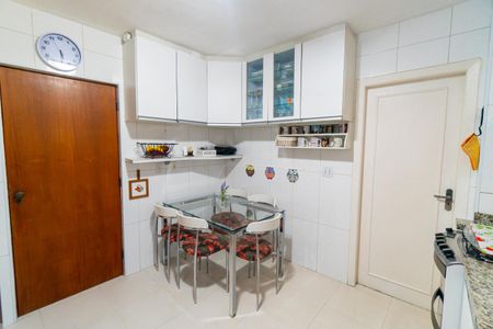 Apartamento à venda com 124m², 3 quartos e 2 vagasCozinha