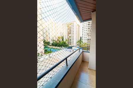 Apartamento à venda com 124m², 3 quartos e 2 vagasSacada da Sala