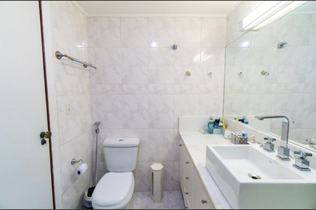 Apartamento à venda com 124m², 3 quartos e 2 vagasBanheiro Social