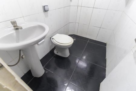 Casa para alugar com 35m², 1 quarto e sem vaga Casa para alugar com 35m², 1 quarto e sem vagaBanheiro