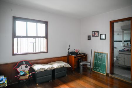 Casa à venda com 210m², 3 quartos e 2 vagasQuarto 3 - Suite
