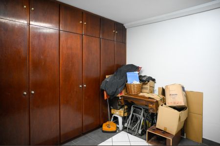 Casa à venda com 210m², 3 quartos e 2 vagasQuarto de Serviço
