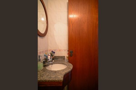 Casa à venda com 210m², 3 quartos e 2 vagasLavabo