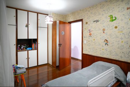Casa à venda com 210m², 3 quartos e 2 vagasQuarto 2 - Suite