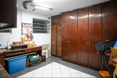 Casa à venda com 210m², 3 quartos e 2 vagasQuarto de Serviço