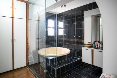 Casa à venda com 210m², 3 quartos e 2 vagasBanheiro Quarto 1 - Suite