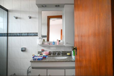 Casa à venda com 210m², 3 quartos e 2 vagasBanheiro Quarto 3 - Suite