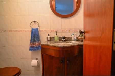 Casa à venda com 210m², 3 quartos e 2 vagasLavabo