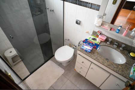 Casa à venda com 210m², 3 quartos e 2 vagasBanheiro Quarto 3 - Suite