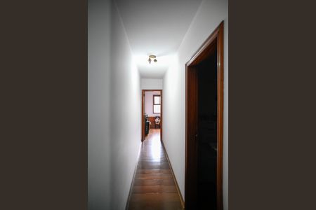 Casa à venda com 210m², 3 quartos e 2 vagasCorredor