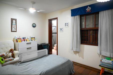 Casa à venda com 210m², 3 quartos e 2 vagasQuarto 2 - Suite
