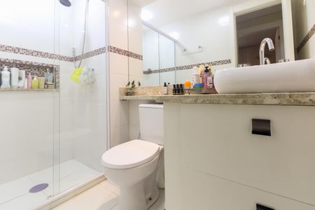 Apartamento à venda com 75m², 2 quartos e 2 vagasBanheiro Social 