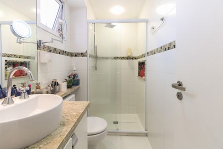 Apartamento à venda com 75m², 2 quartos e 2 vagasBanheiro Suíte 