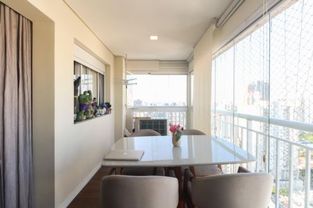 Apartamento à venda com 75m², 2 quartos e 2 vagasVaranda 