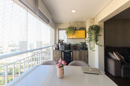 Varanda  de apartamento à venda com 2 quartos, 75m² em Tatuapé, São Paulo