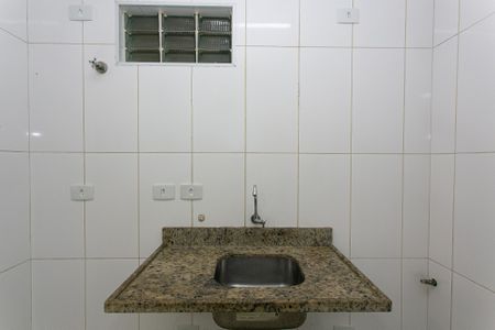 Cozinha de apartamento para alugar com 1 quarto, 40m² em Vila Bertioga, São Paulo