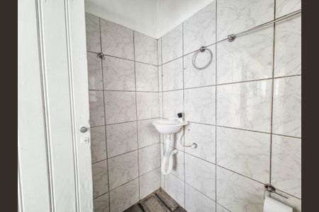 Casa para alugar com 70m², 2 quartos e sem vaga Casa para alugar com 70m², 2 quartos e sem vagaBanheiro