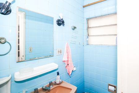 Apartamento à venda com 195m², 3 quartos e 1 vaga Apartamento à venda com 195m², 3 quartos e 1 vagaBanheiro social