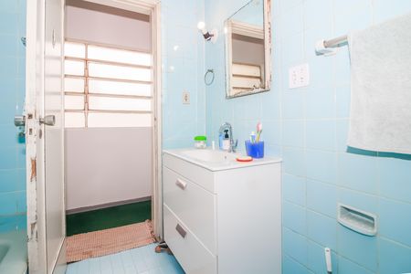 Apartamento à venda com 195m², 3 quartos e 1 vaga Apartamento à venda com 195m², 3 quartos e 1 vagaBanheiro social 2