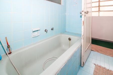 Apartamento à venda com 195m², 3 quartos e 1 vaga Apartamento à venda com 195m², 3 quartos e 1 vagaBanheiro social 2