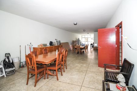Apartamento à venda com 195m², 3 quartos e 1 vaga Apartamento à venda com 195m², 3 quartos e 1 vagaÁrea comum - Salão de festas
