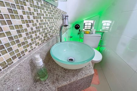 Casa à venda com 150m², 2 quartos e 2 vagas Casa à venda com 150m², 2 quartos e 2 vagasLavabo