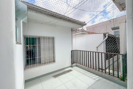 Casa à venda com 150m², 2 quartos e 2 vagas Casa à venda com 150m², 2 quartos e 2 vagasVaranda Escritório