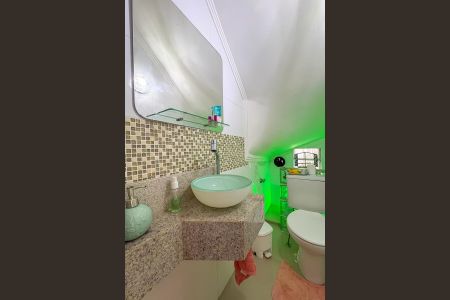 Casa à venda com 150m², 2 quartos e 2 vagas Casa à venda com 150m², 2 quartos e 2 vagasLavabo