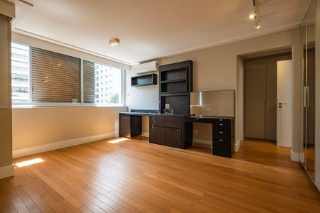 Apartamento à venda com 306m², 3 quartos e 3 vagas Apartamento à venda com 306m², 3 quartos e 3 vagasSuíte 2