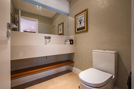 Apartamento à venda com 306m², 3 quartos e 3 vagas Apartamento à venda com 306m², 3 quartos e 3 vagasLavabo