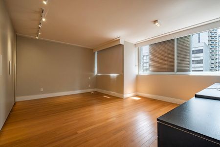 Apartamento à venda com 306m², 3 quartos e 3 vagas Apartamento à venda com 306m², 3 quartos e 3 vagasSuíte 2