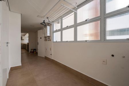 Apartamento à venda com 306m², 3 quartos e 3 vagas Apartamento à venda com 306m², 3 quartos e 3 vagasÁrea de Serviço