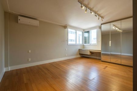 Suíte 1 de apartamento à venda com 3 quartos, 306m² em Jardim Paulista, São Paulo