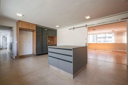 Apartamento à venda com 306m², 3 quartos e 3 vagas Apartamento à venda com 306m², 3 quartos e 3 vagasCozinha