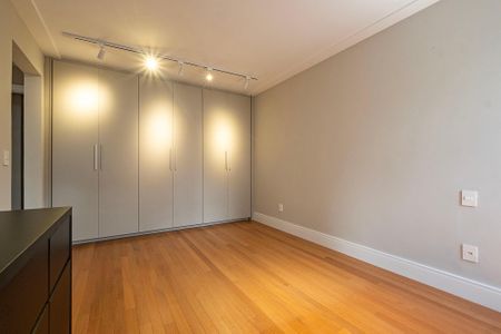 Apartamento à venda com 306m², 3 quartos e 3 vagas Apartamento à venda com 306m², 3 quartos e 3 vagasSuíte 3