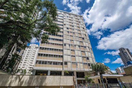 Apartamento à venda com 306m², 3 quartos e 3 vagas Apartamento à venda com 306m², 3 quartos e 3 vagasFachada
