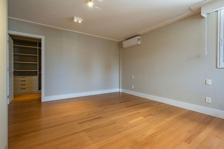 Suíte 1 de apartamento à venda com 3 quartos, 306m² em Jardim Paulista, São Paulo