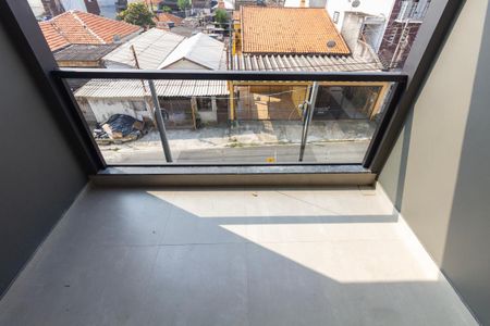 Casa à venda com 205m², 3 quartos e 2 vagas Casa à venda com 205m², 3 quartos e 2 vagasVaranda 2