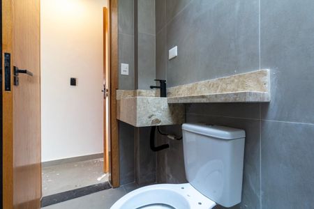 Casa à venda com 205m², 3 quartos e 2 vagas Casa à venda com 205m², 3 quartos e 2 vagasBanheiro 2