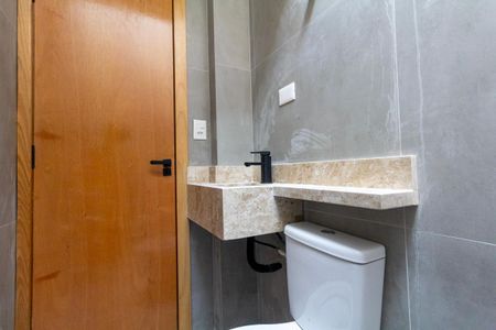 Casa à venda com 205m², 3 quartos e 2 vagas Casa à venda com 205m², 3 quartos e 2 vagasBanheiro 1