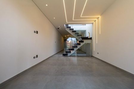 Casa à venda com 205m², 3 quartos e 2 vagas Casa à venda com 205m², 3 quartos e 2 vagasSala