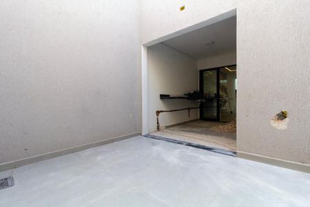 Casa à venda com 205m², 3 quartos e 2 vagas Casa à venda com 205m², 3 quartos e 2 vagasQuintal e área de serviço